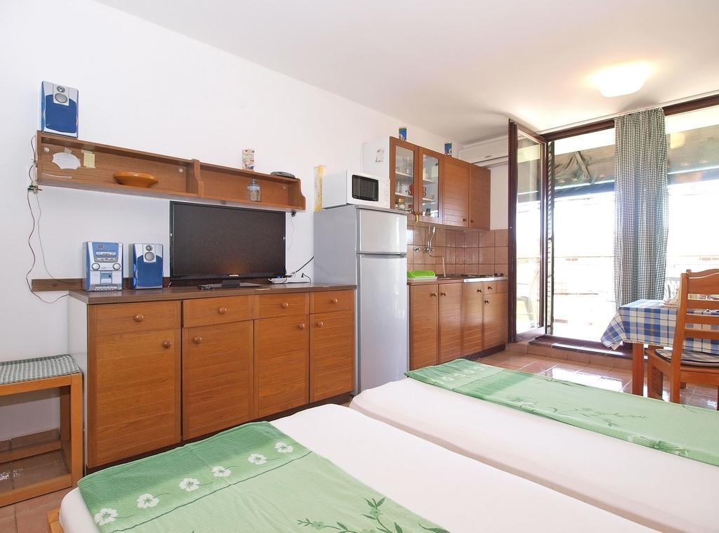 Apartment Stipe 1444 Marčana Екстериор снимка