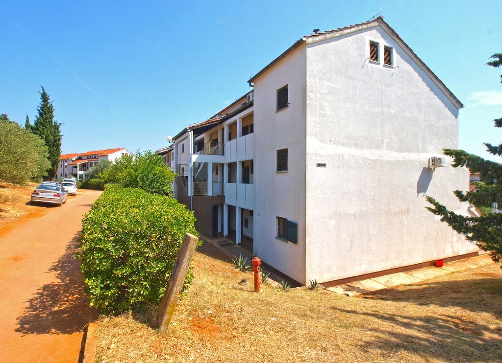 Apartment Stipe 1444 Marčana Екстериор снимка